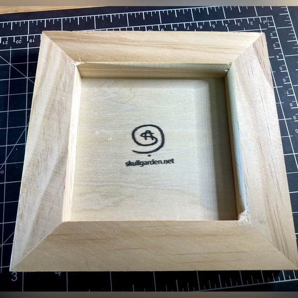 Artisan Wall Art Skull With Amethyst Crystals - Picture 5 of 10